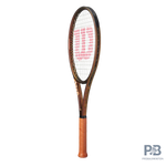 Close-up of the Wilson Pro Staff 97L V14 teniss racket's head, emphasizing its string pattern for smooth control and accuracy.