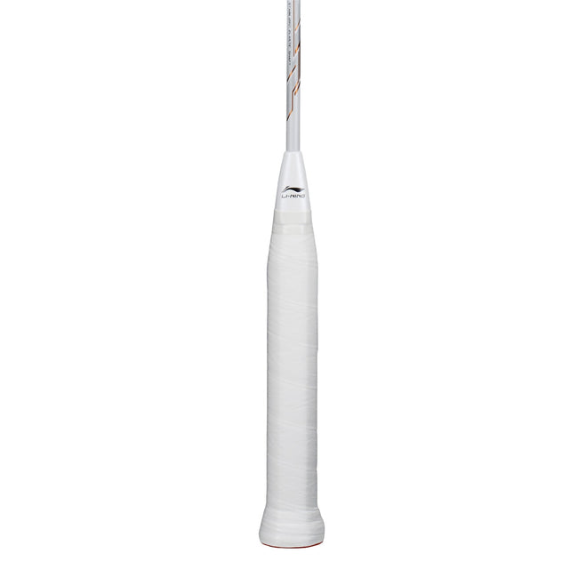 Alt Text: Close-up of the G5 grip size and base of the Tectonic 7 racquet, perfect for any player on probadminton.in.