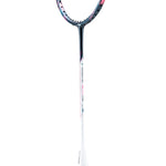 A high-resolution image of the carbon fiber material used in the racket.

